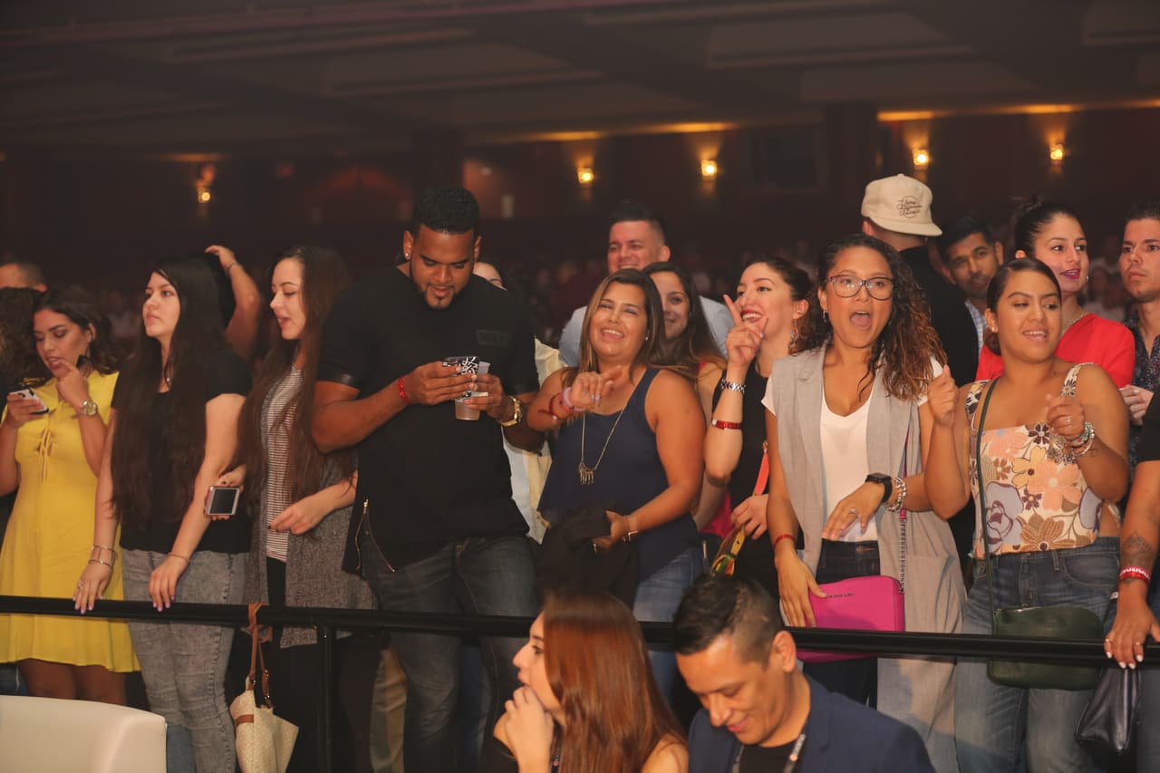 CNCO se despidió del escenario y dejó a las chicas con ganas de más música.