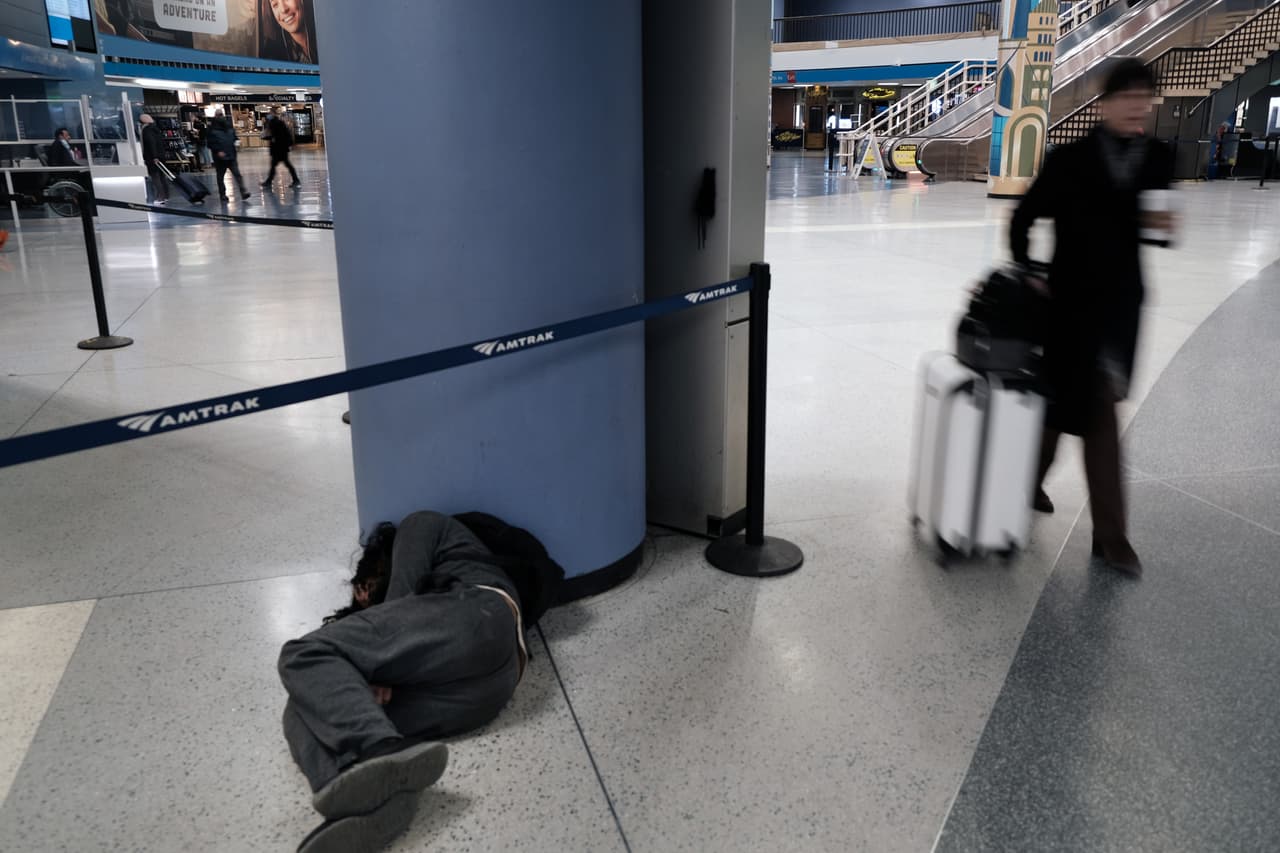 Por el momento se desconocen los motivos del atacante solitario para querer matar a deambulantes.