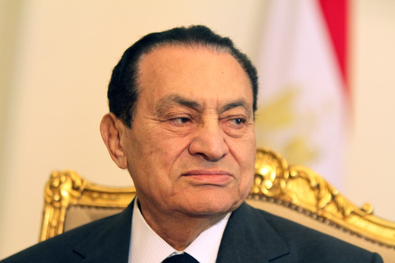 <b>Hosni Mubarak, 91 años. </b>Este líder egipcio fue el rostro autocrático de la estabilidad en el Medio Oriente durante casi 30 años, pero fue expulsado del poder en uno de levantamientos de la llamada ‘primavera árabe’.
<a href="https://www.univision.com/noticias/mundo/fallece-el-expresidente-egipcio-hosni-mubarak-que-renuncio-al-poder-tras-la-primavera-arabe"><u>Murió el 25 de febrero</u></a>.