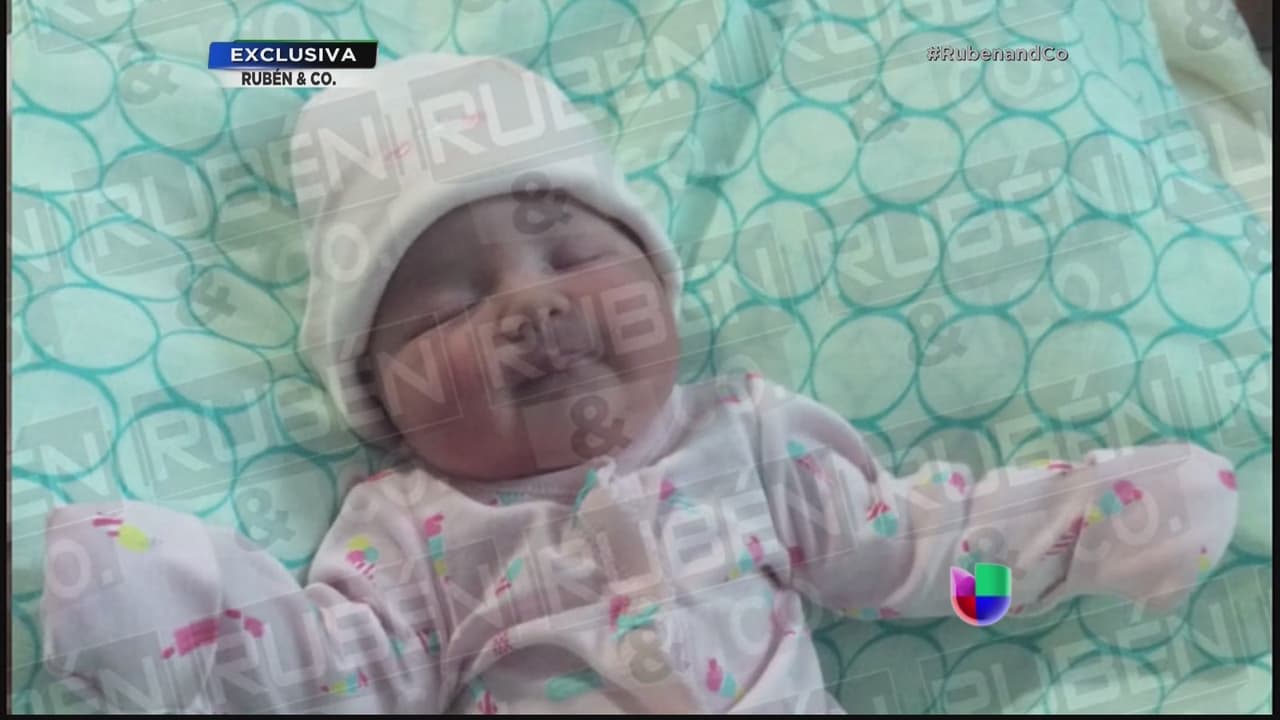 Kamilia pesó 8 libras y 4 onzas y midió 21 pulgadas, Fue parto natural y la animadora no recibió epidural. ¡Qué brava Gredmarie!