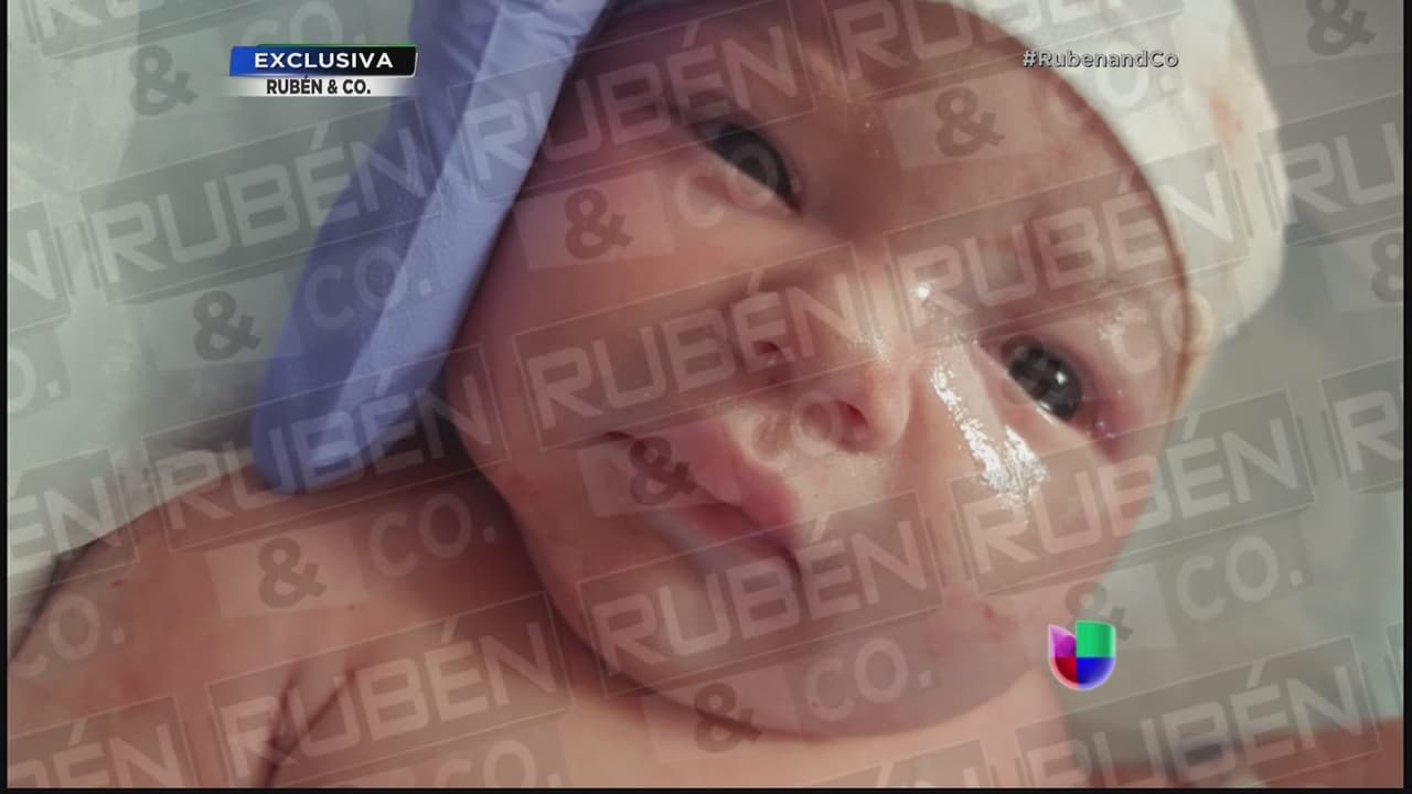 Kamilia pesó 8 libras y 4 onzas y midió 21 pulgadas, Fue parto natural y la animadora no recibió epidural. ¡Qué brava Gredmarie!