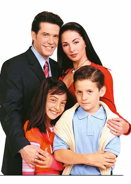 En esta historia, el venezolano hizo pareja con la actriz Eugenia Cauduro e interpretó al doctor Antonio Domínguez, papá de la protagonista, Sofía Domínguez.