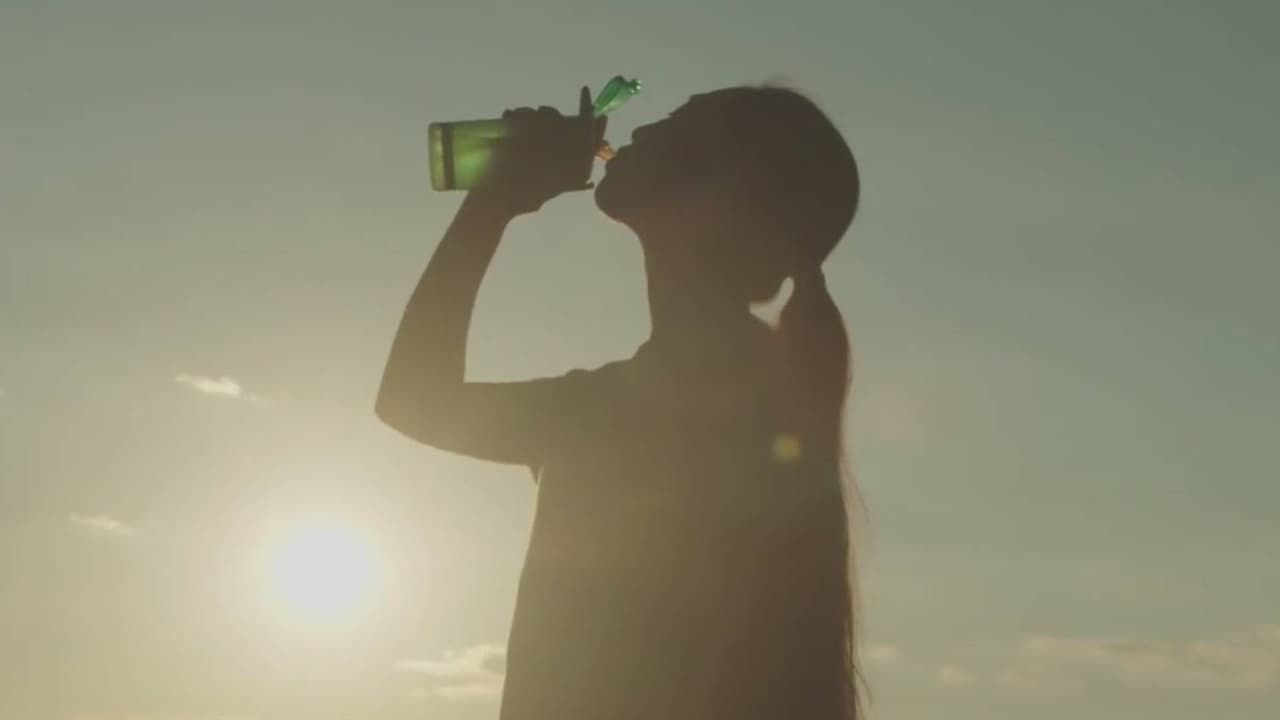 Alertan por muertes relacionadas con bebidas que contienen kratom sintético