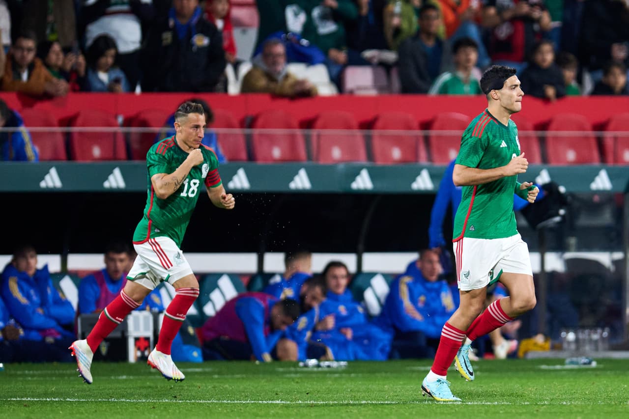 ¡Historia! Guardado es el mexicano con más partidos FIFA