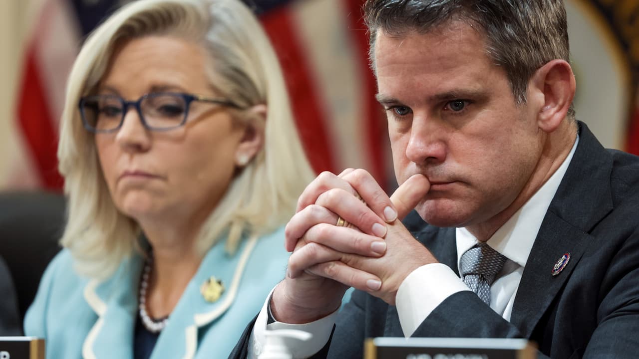 EN VIDEO: Amenazas de muerte e insultos contra Adam Kinzinger