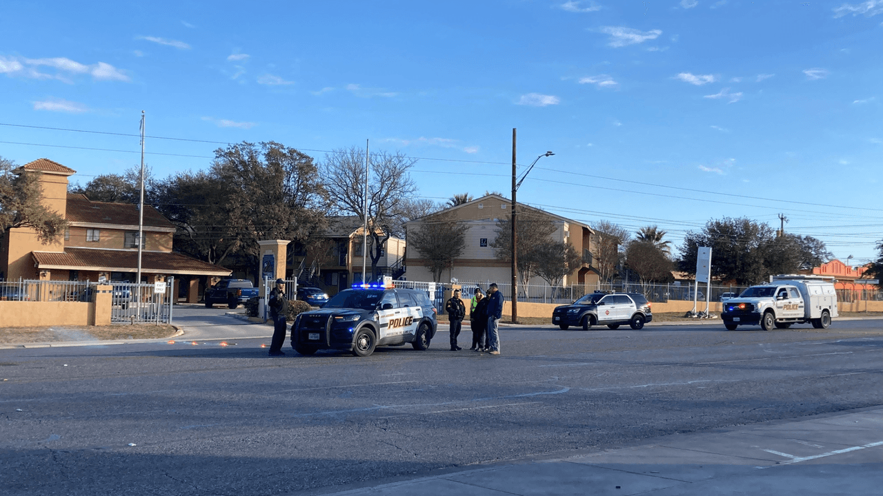Se llevan a un hombre mayor en graves condiciones al hospital luego de ser atropellado