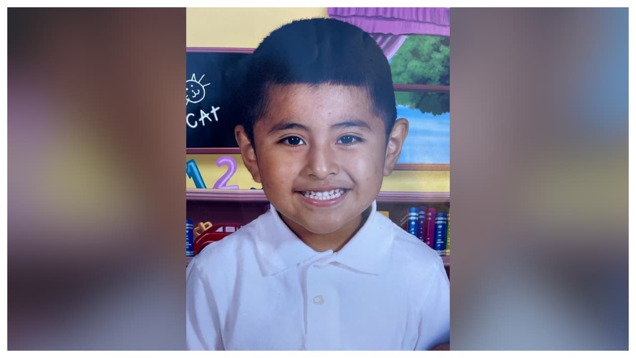 Martínez hizo esas declaraciones, durante la vigilia que 
<a href="https://www.facebook.com/univisionny/videos/629731605386469" target="_blank">transmitió en Facebook Live Esperanza Ceballos</a>, presentadora de 
<i>Univision 41</i>, donde también lo recordaron como un niño que 
<b>era “solo sonrisas”, amante de los juguetes de Spider-Man y los autos.</b>
<br>