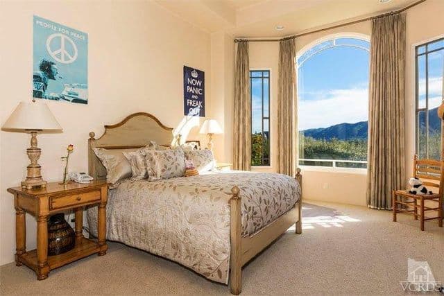 Además, la vegetación cercana impide que los paparazzis puedan obtener un par de fotos.