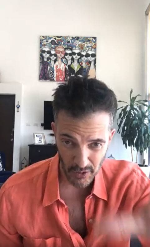 La última ocasión que se supo que el actor fue internado fue cuando 
<b><a href="https://www.univision.com/famosos/fernando-del-solar-tomo-una-decision-sobre-su-salud-que-fue-muy-fuerte-para-sus-papas-tras-abrazar-la-muerte-fotos" target="_blank">estuvo al borde de la muerte</a></b> por un cuadro de neumonía que lo mantuvo en un hospital desde finales de 2019 hasta mediados de febrero de 2020. 
<br>