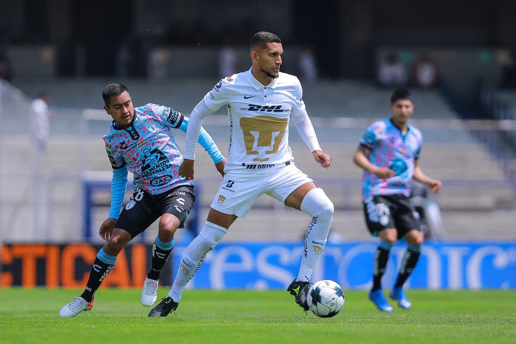Pumas logró un valioso triunfo ante Tuzos, gracias a un doblete de Juan Ignacio Dinenno que sirvió para la victoria 2-0 sobre Pachuca, triunfo que deja a los felinos en zona de repechaje.