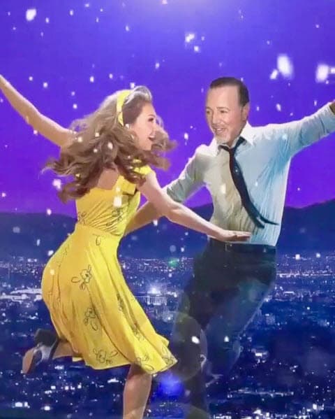 Es muy común que el neoyorquino comparta fotografías al lado de la cantante y que las acompañe con románticos mensajes: "Nevando de nuevo en Nueva York, pero no me importa, estoy bailando con mi amor, Thalía".