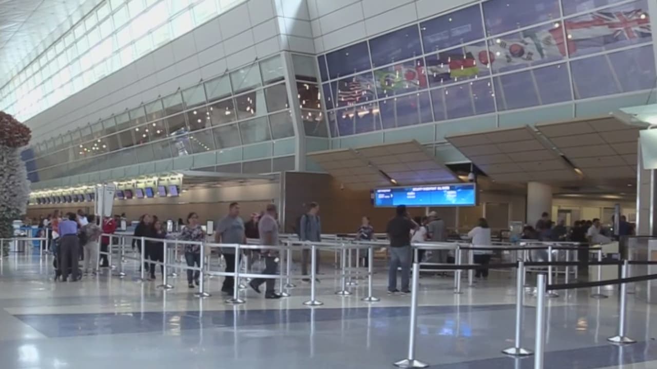 Dorian impacta el itinerario de vuelos en Dallas