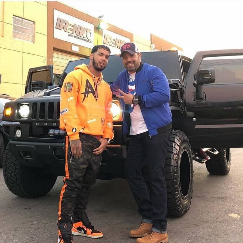 La producción de la Hummer H2 fue suspendida en 2009, por lo cual solo se puede encontrar de segunda mano a un precio que ronda los 21,000 dólares. Aunque GMC recientemente anunció que resucitaría a esta bestia y que además tendría un sistema de propulsión totalmente eléctrico. Uno de los modelos más esperados en este 2020. ¿Será que Anuel AA se atreva a hacerse con un ejemplar?