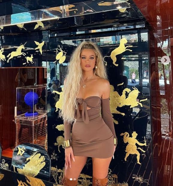 En el texto al pie de la imagen con las palabras de Khloé, el rapero arremetió en contra de las hermanas Kardashian-Jenner y las llamó "mentirosas". Aunado a esto, señaló que "secuestraron a su hija Chicago" en su cumpleaños.