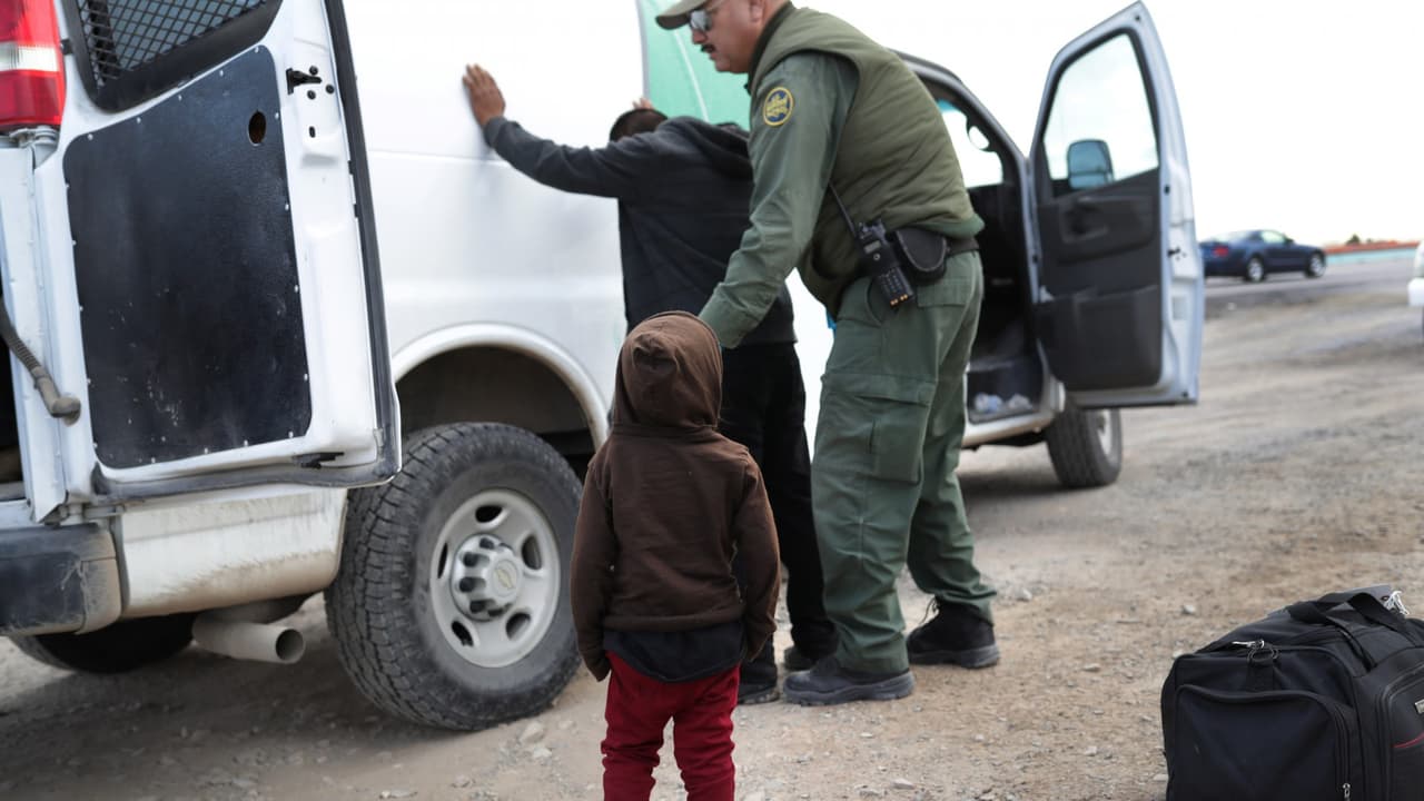 El gobierno de Trump reconoce que fueron más: 1,500 menores se suman a la lista de separaciones en la frontera desde 2017
