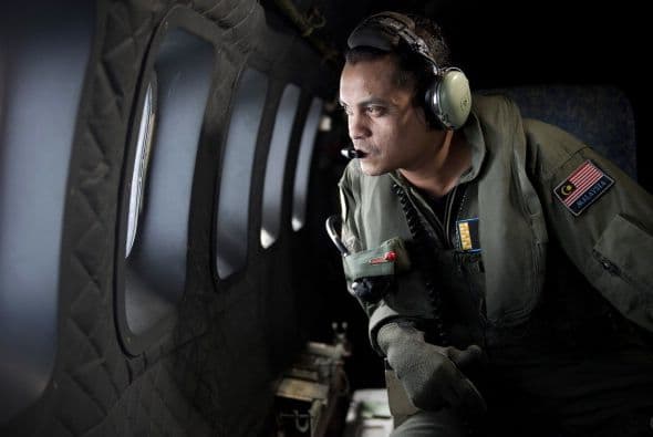 Ese 10 de marzo, barcos y aeronaves de siete países peinaron las aguas de Malasia y el sur de Vietnam en busca del avión.