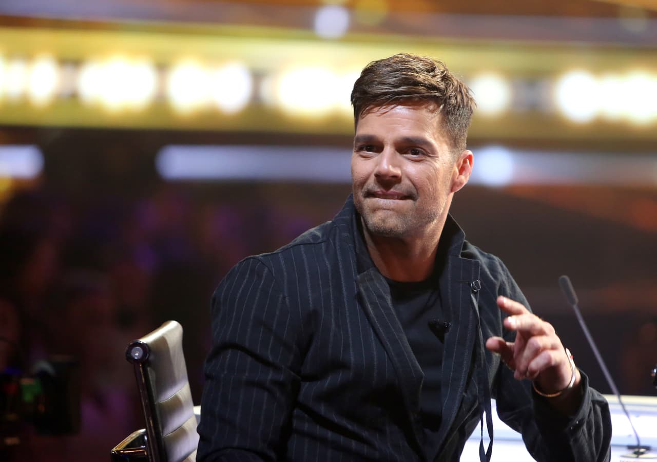 Diversas revistas españolas han mencionado que 
<b>Ricky Martin </b>fue quien motivo a
<b> Miguel Bosé </b>a tener hijos.