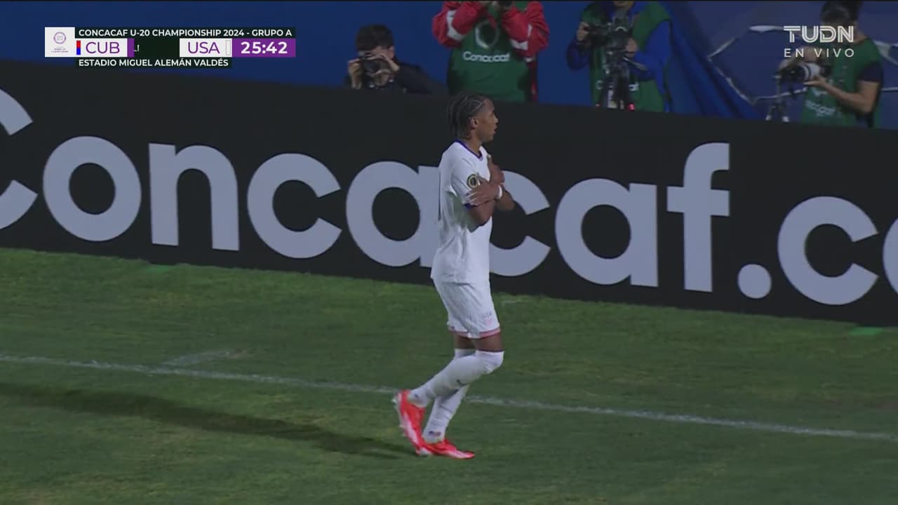 ¡Llegó otro invitado con pase VIP! Anotación de Gozo para el 0-2