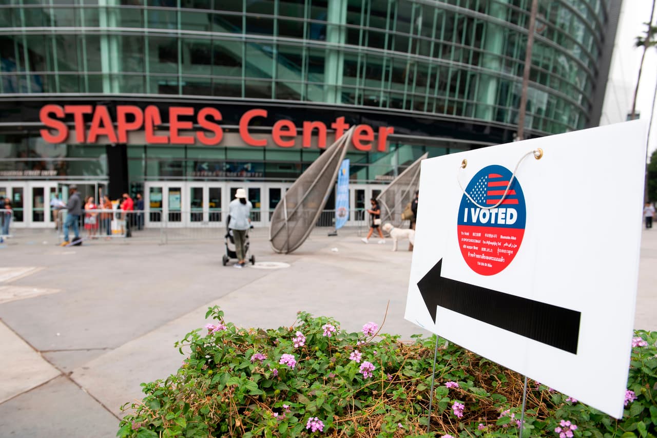 Otra característica histórica de las elecciones en Los Ángeles es que este año, principales sedes deportivas se han convertido en centros de votación.