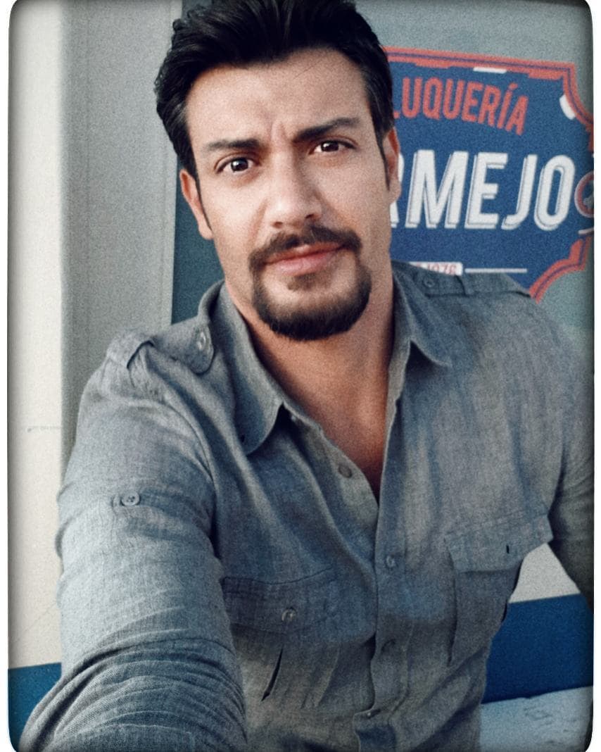 El histrión participó también en cintas como 'Macho', 'El que busca encuentra' e 'Hidalgo, la historia jamás contada'.