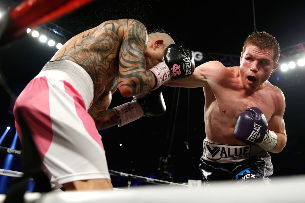 Mandalay Bay, en Las Vegas, Nevada, se llevó a cabo este combate en el que Álvarez logró el Título Mundial vacante del WBC del peso medio.