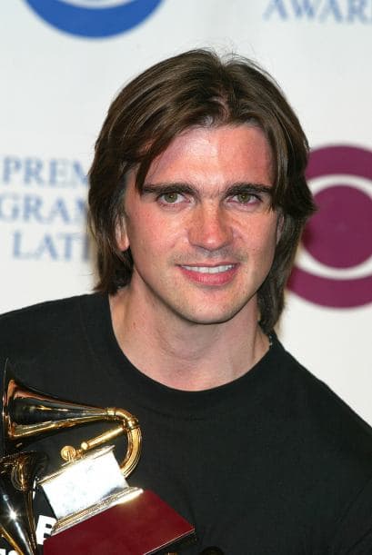 Posó muy sonriente, pues se trataba de sus primeros galardones en esta ceremonia.