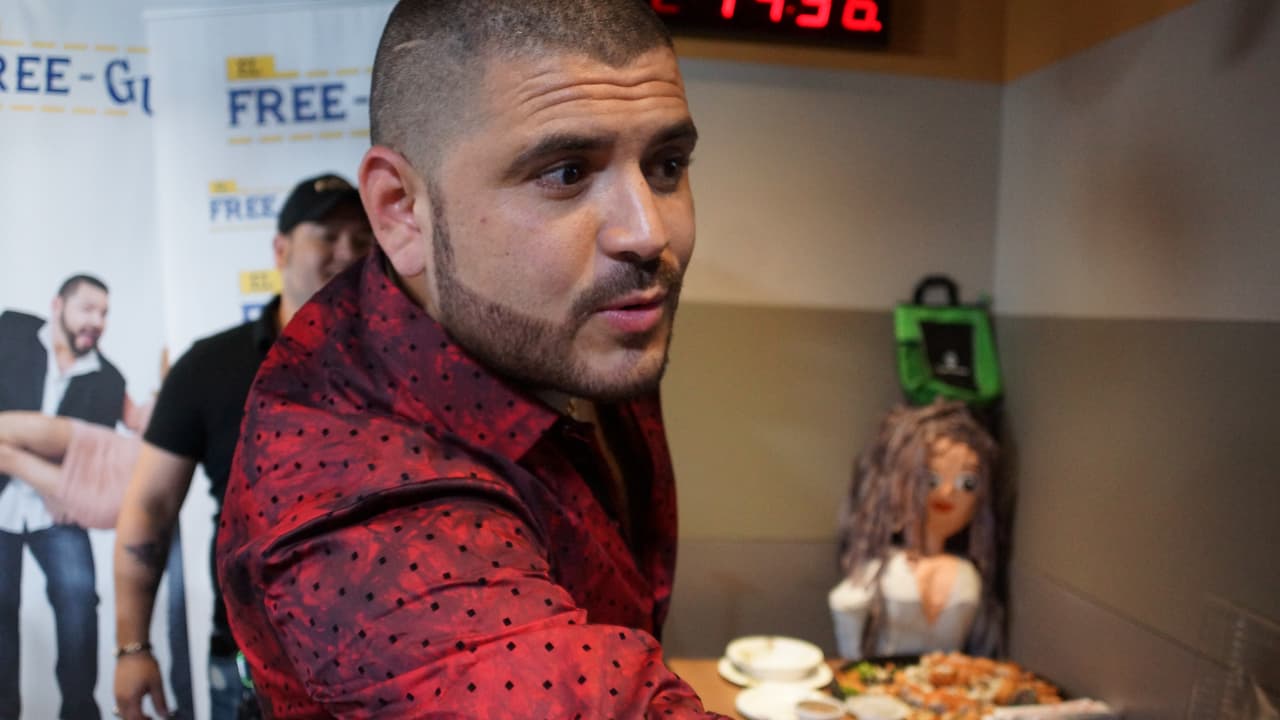 <a href="http://www.univision.com/temas/el-komander">El Komander</a> llegó al Free-guey show y habló de sus nuevos proyectos.