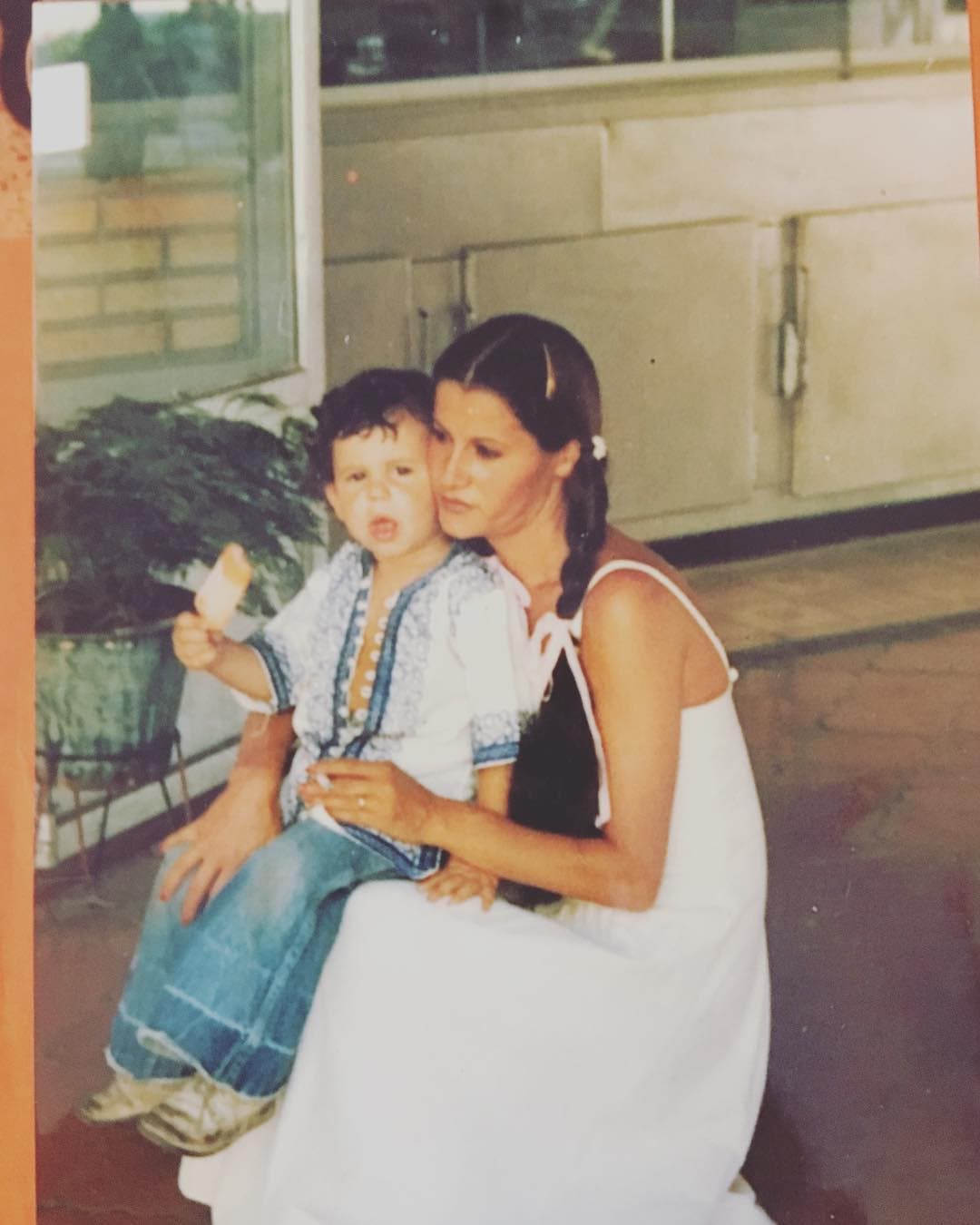 Javier siempre supo que Julio Iglesias era su padre, debido a pláticas que tuvo con su madre.
<br>