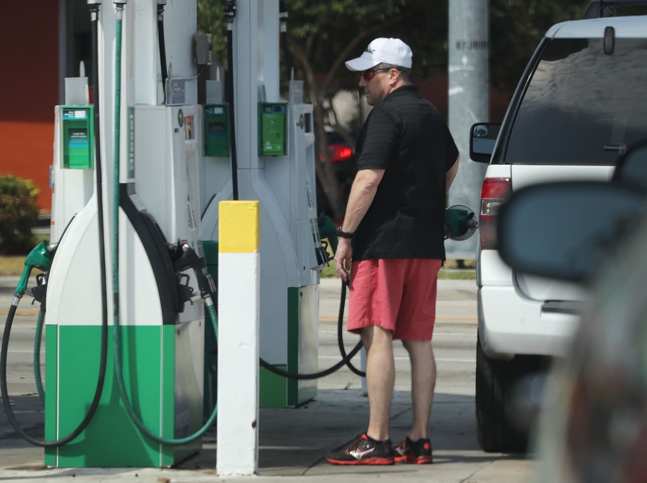 Así puedes ahorrar dinero al echar gasolina en Miami-Dade