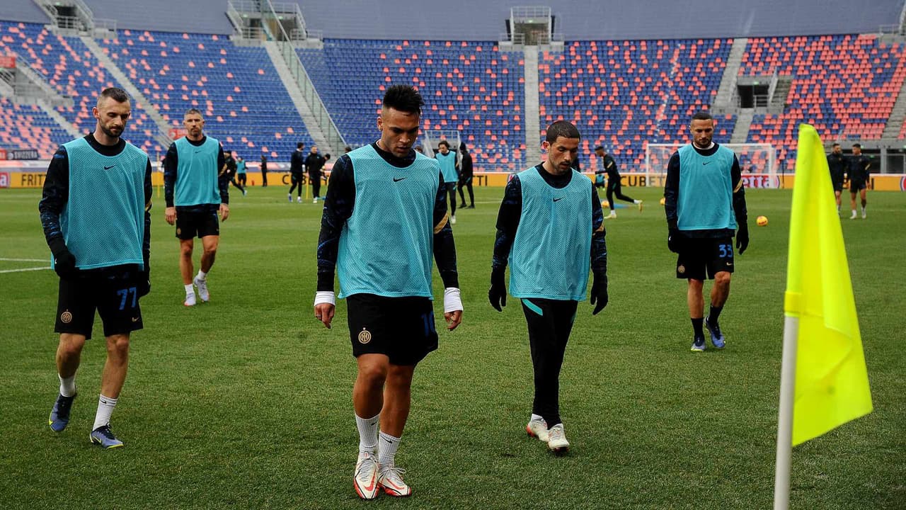 Italia y Francia aplazan juegos, Bayern tiene 9 bajas por COVID-19