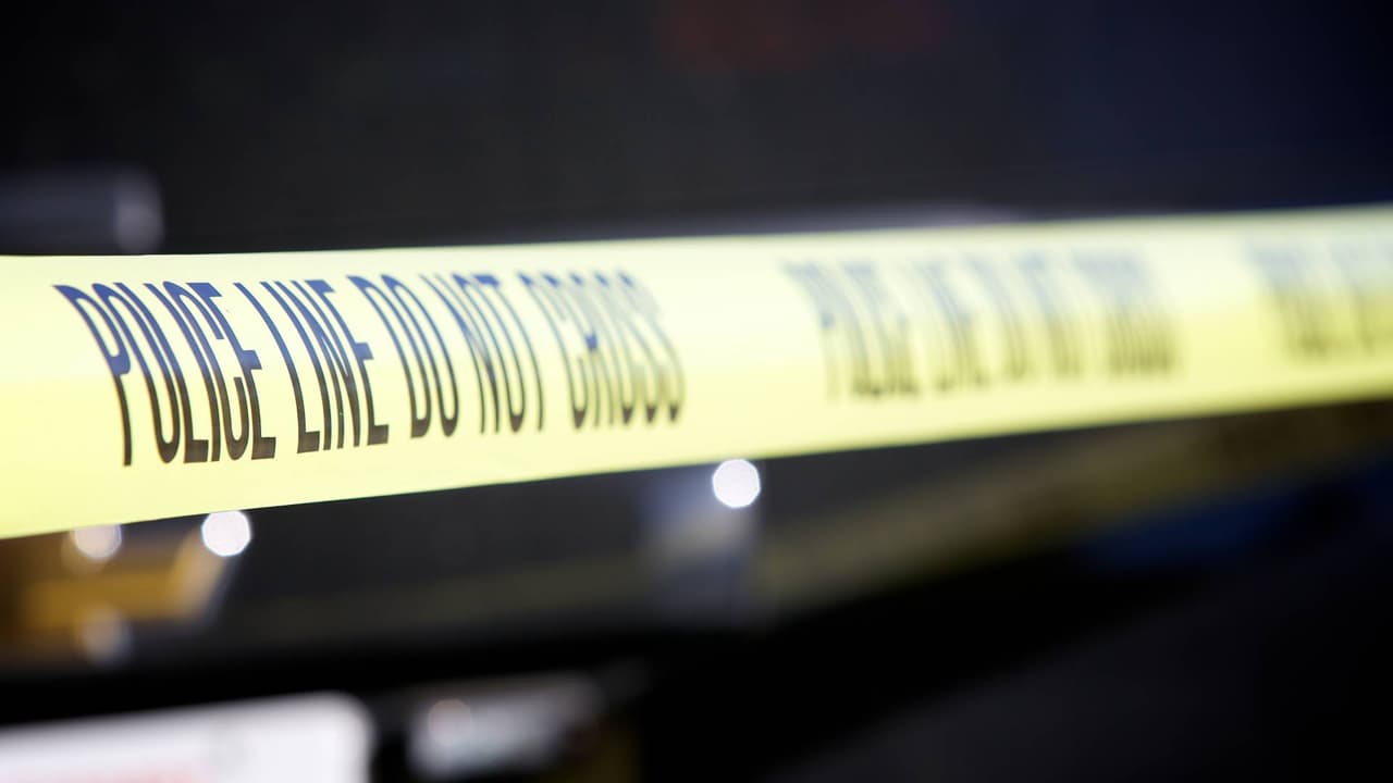 Apuñalan a tres personas durante la fiesta de cumpleaños de una niña: un muerto y un detenido