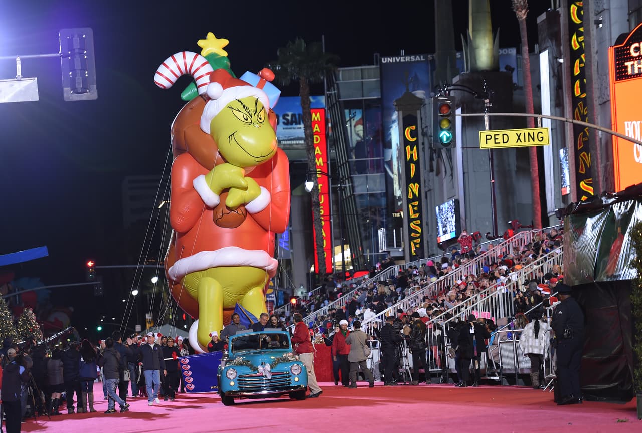 Por casi un siglo el popular
<a href="https://thehollywoodchristmasparade.org/" target="_blank">desfile de Navidad en Hollywood</a> ha marcado el inicio de la temporada de fin de año en Los Ángeles.