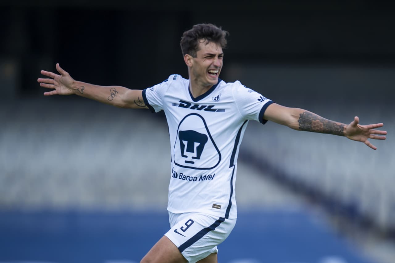 Juan Ignacio Dinenno (63’) apareció para marcar el cuarto para los universitarios.