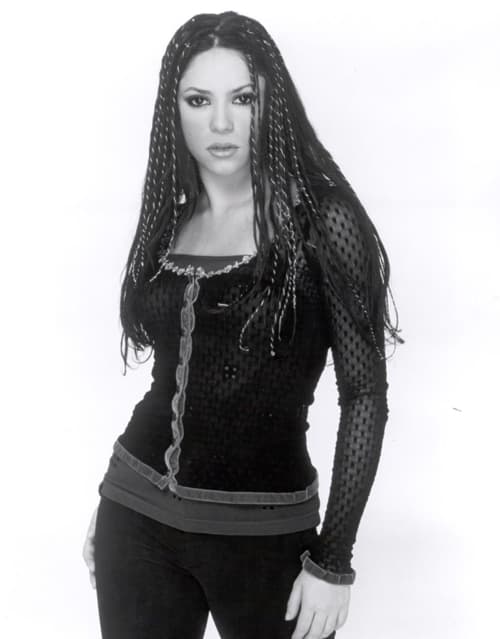 En los tiempos de 'Pies Descalzos', la colombiana traía el cabello de color negro y con mechas rojas y rosas.