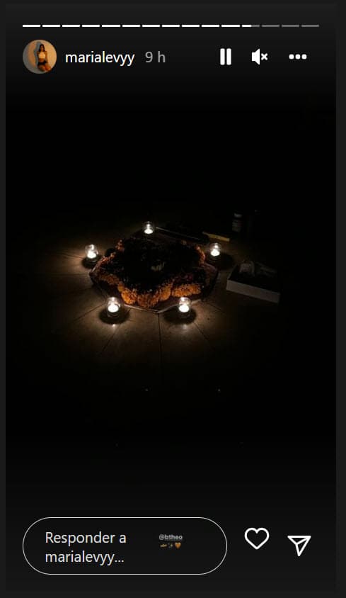 Bajo su lente se ha dedicado a capturar algunos de los aspectos que más le han llamado la atención de Indonesia.
<br>