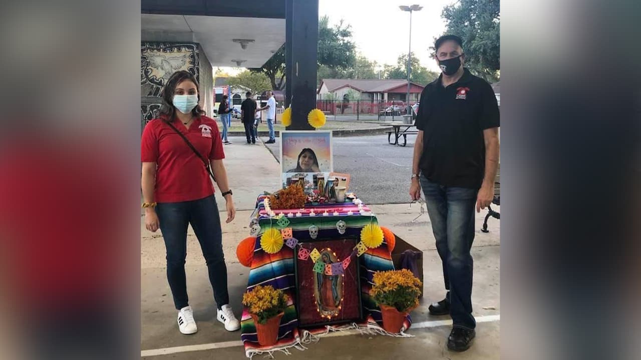 Arceneaux ha siddo acusado de asesinato en el Tribunal de Distrito 178 del Estado y es buscado por las autoridades.