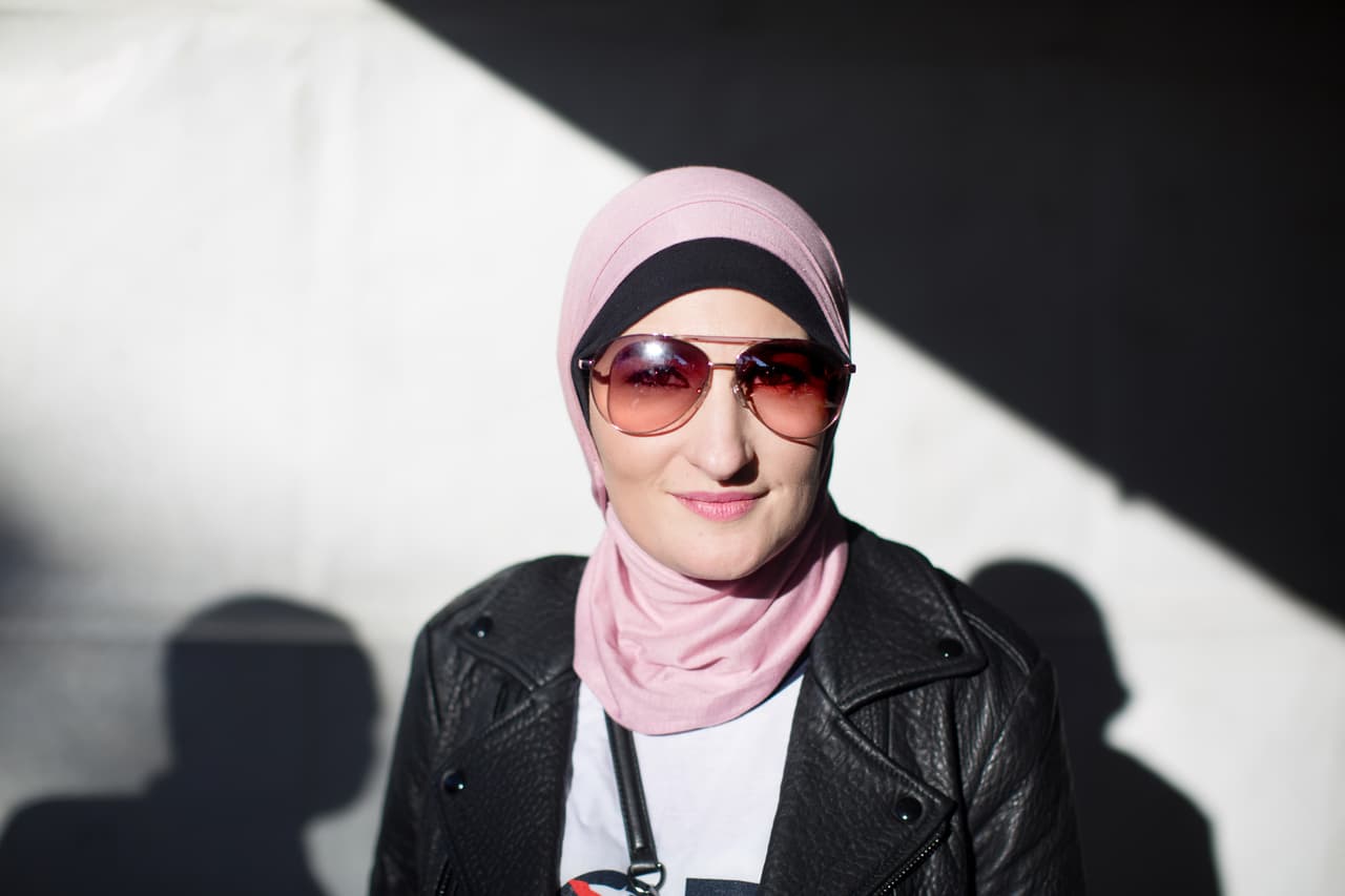 Otra de las organizadoras de la Marcha de las Mujeres: la palestina estadounidense
<a href="https://twitter.com/lsarsour?ref_src=twsrc%5Egoogle%7Ctwcamp%5Eserp%7Ctwgr%5Eauthor">Linda Sarsour</a>.