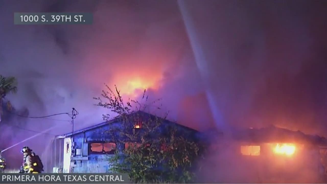 Antigua iglesia en San Antonio queda en cenizas 