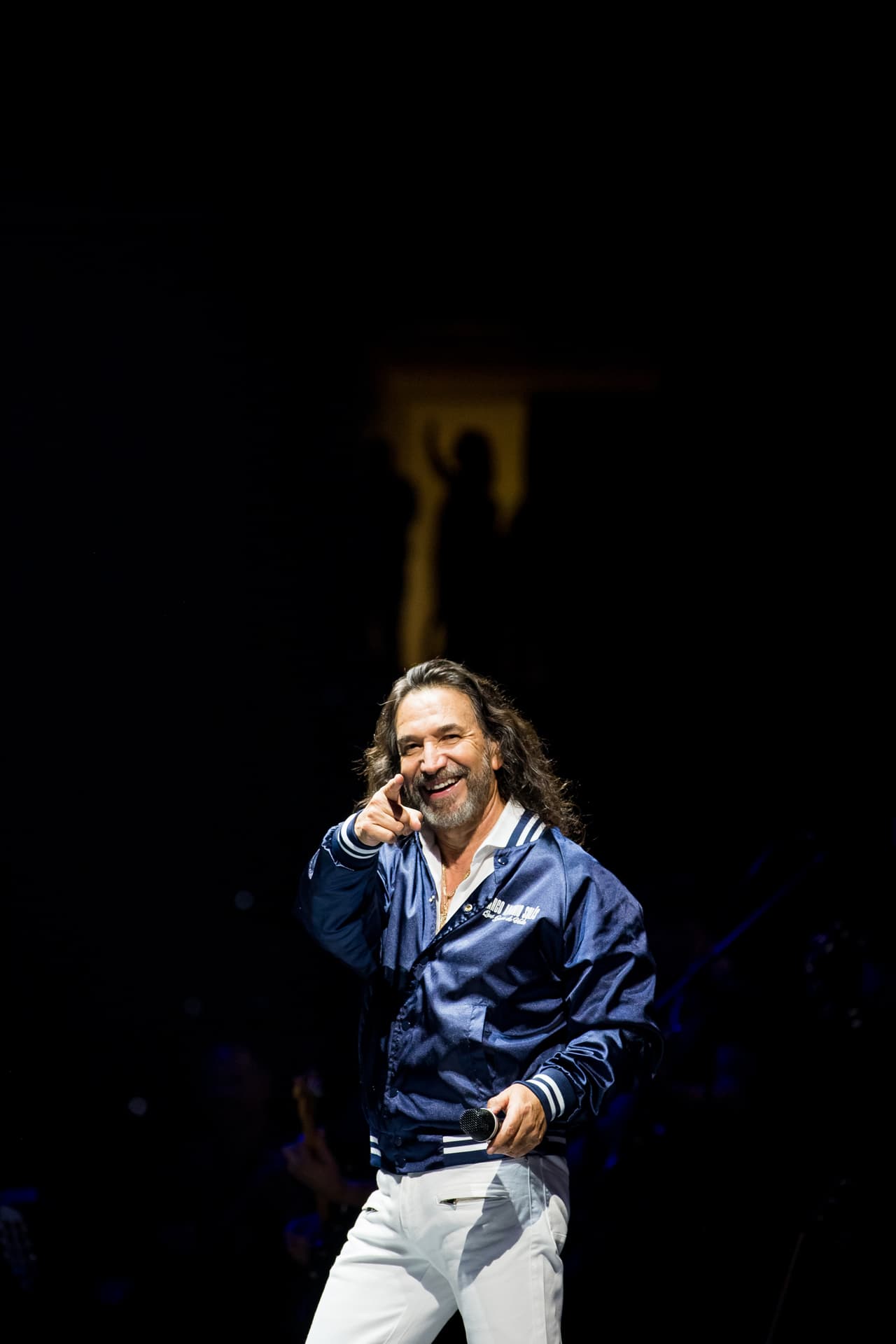 <h2 class="cms-H2-H2"></h2>
<h3 class="cms-H3-H3">Marco Antonio Solís</h3>
<br>Es uno de cantautores mexicanos más influyentes de la actualidad y también estará presente en los premios Latin Grammy 2022. Marco Antonio Solís este año será reconocido por la Academia como 
<u><b><a href="https://www.univision.com/shows/latin-grammy/latin-grammy-2022-marco-antonio-solis-persona-del-ano-2022" target="_blank">Persona del Año 2022</a></b></u>, y también es parte de los nominados al Latin Grammy 2022, por su disco 'Qué Ganas de Verte'.