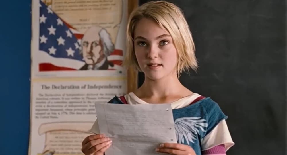 Anna Sophia Robb, la actriz que le dio vida a Violet, continuó con las películas basadas en libros infantiles después de 'Charlie y la fábrica de chocolates', al protagonizar en el 2002 'Bridge to Terabithia' en el papel de Leslie Burke.