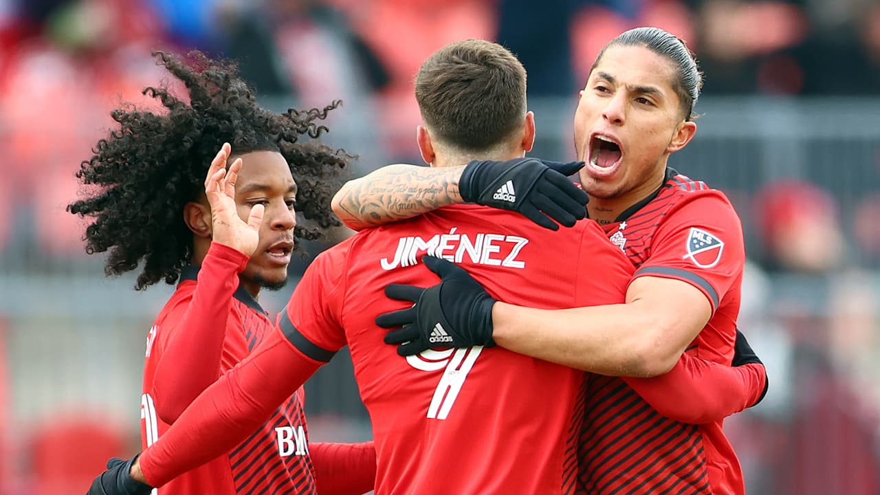 Carlos Salcedo obtiene su primer titulo oficial con Toronto FC