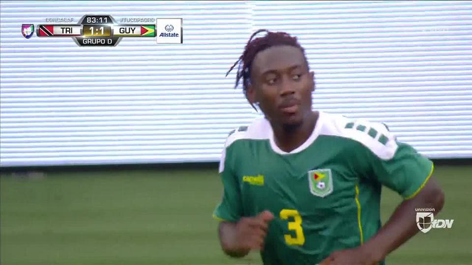 Tiro desviado de Kadell Daniel