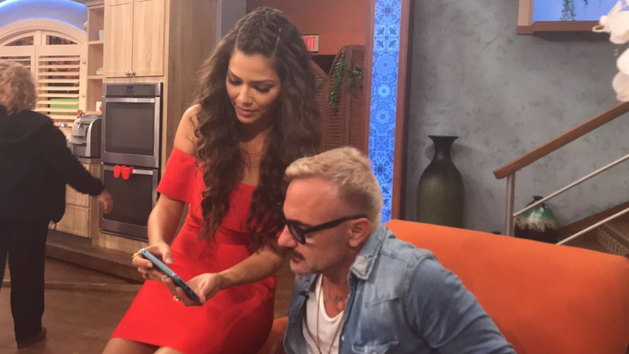 Y entre cortes comerciales, Ana Patricia aprovechó para mostrale lo bien que le ha ido en Mira Quién Baila.