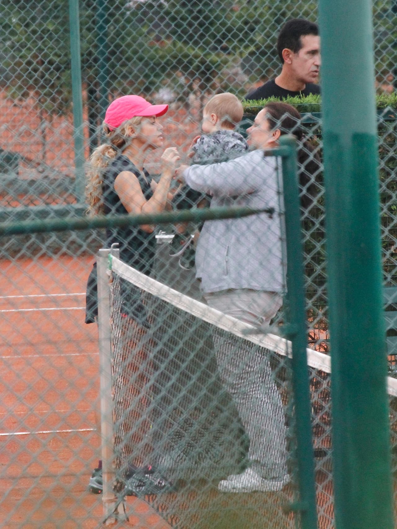 Shaki hizo un alto y recibió una encantadora visita.