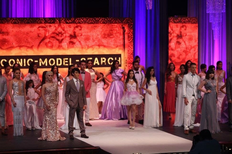 Participantes de la competencia Iconic Model Search en Puerto Rico.