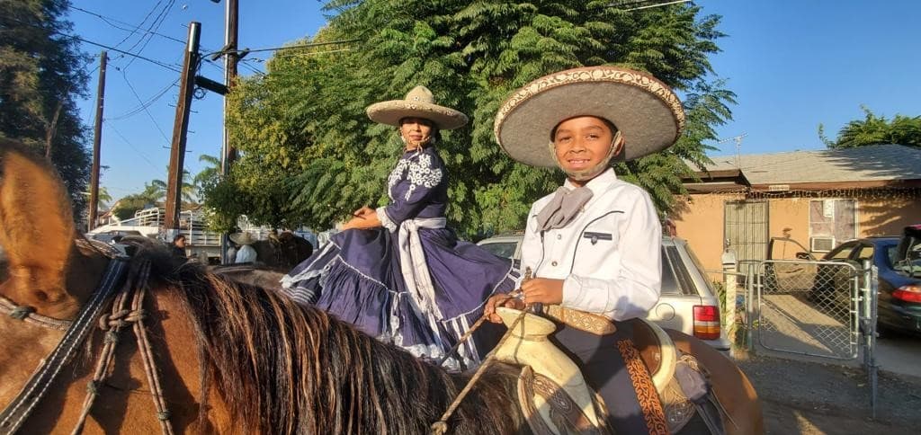Después de la misa hubo una cabalgata hasta el lienzo charro "El Ranchito", de Cutler.