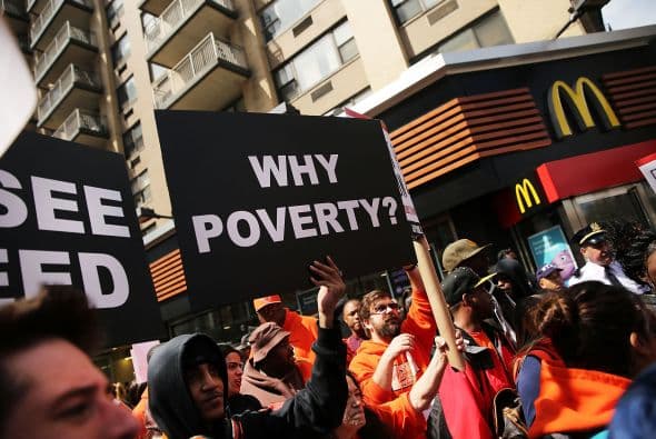 No obstante, McDonalds subrayó que el 90% de sus restaurantes son franquicias y, por tanto, no pueden imponer subidas salariales a los dueños de estas representaciones.