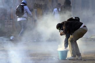 Un agente de la Guardia Nacional y un civil murieron baleados en medio de un violento enfrentamiento entre vecinos en Caracas.