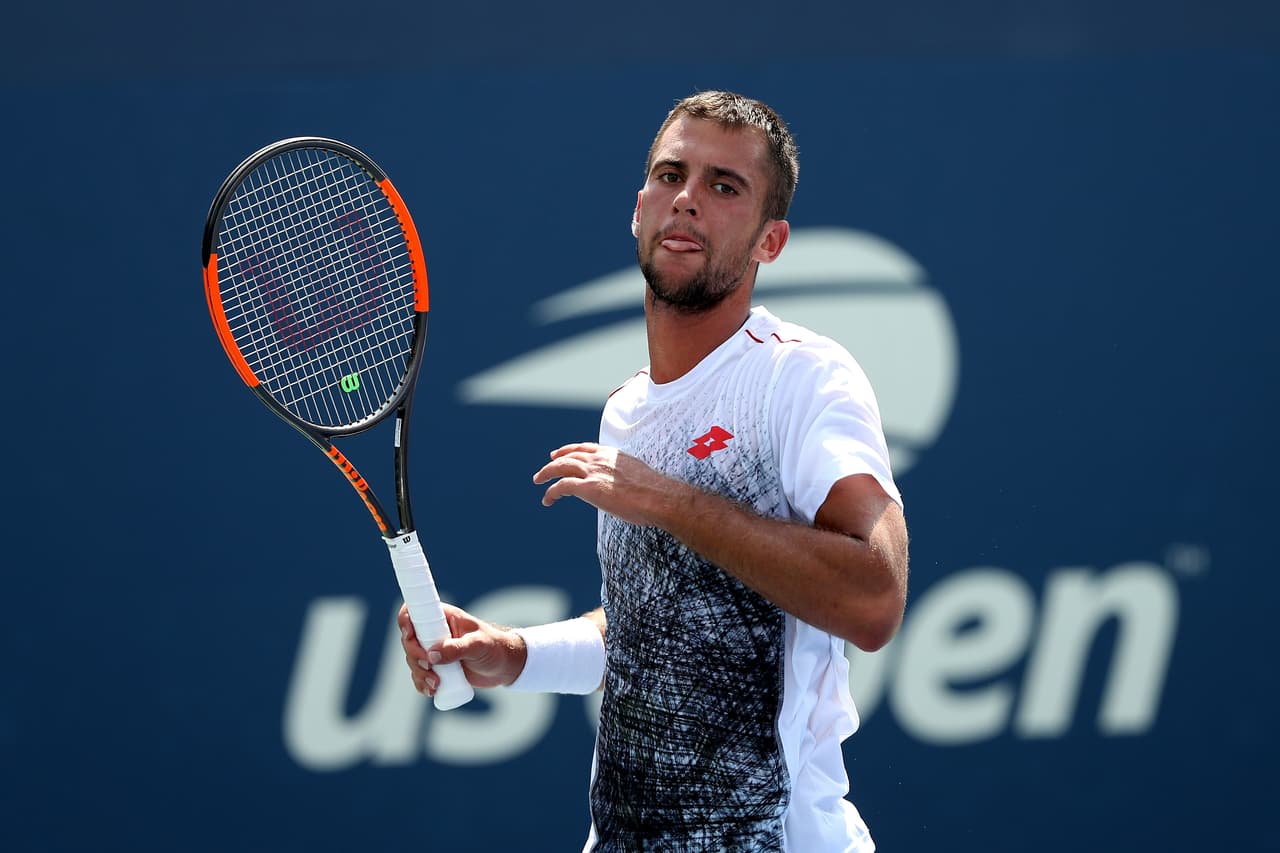 Varios jugadores han declarado que el clima está siendo agobiante y ya hay retiros a causa de esto. Leonardo Mayer encabeza la lista. "Hasta que no se muera alguien no van a parar", dijo el argentino.