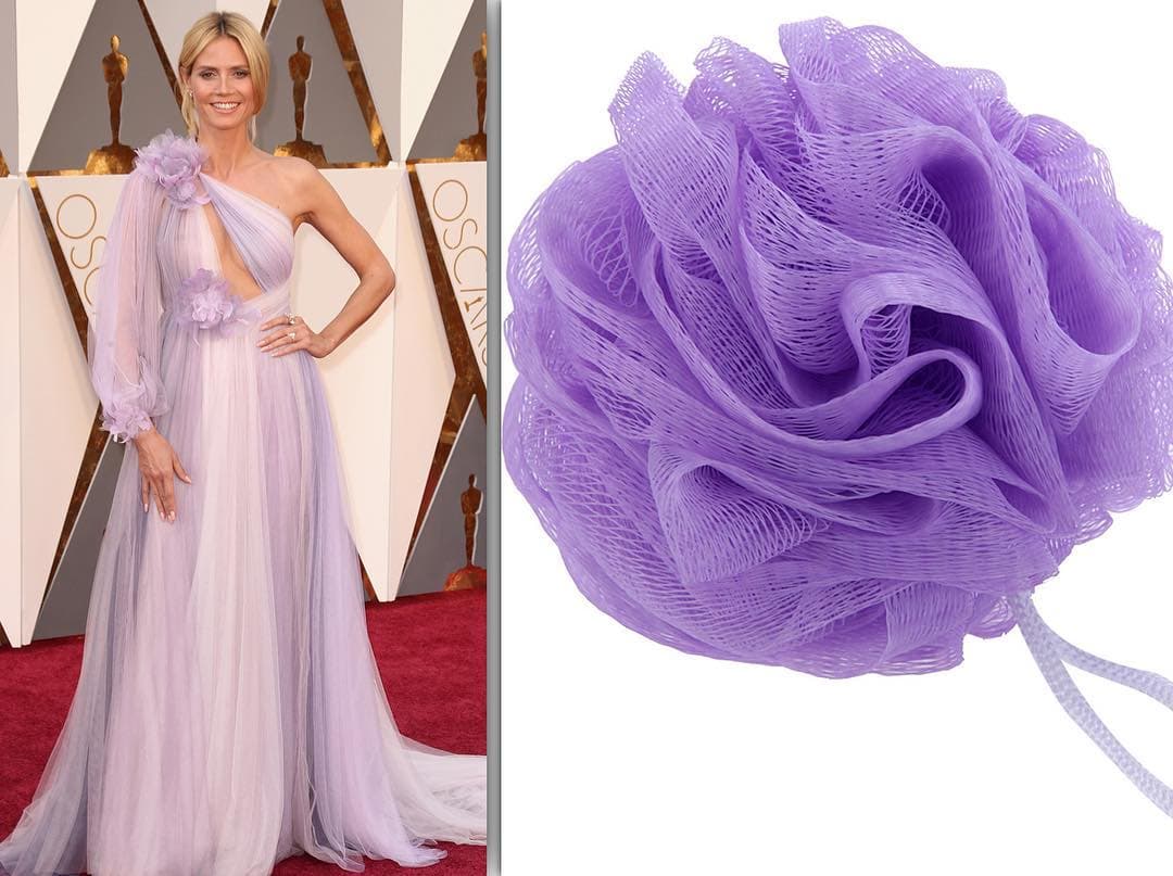 Oops! Hasta con una esponja de baño.